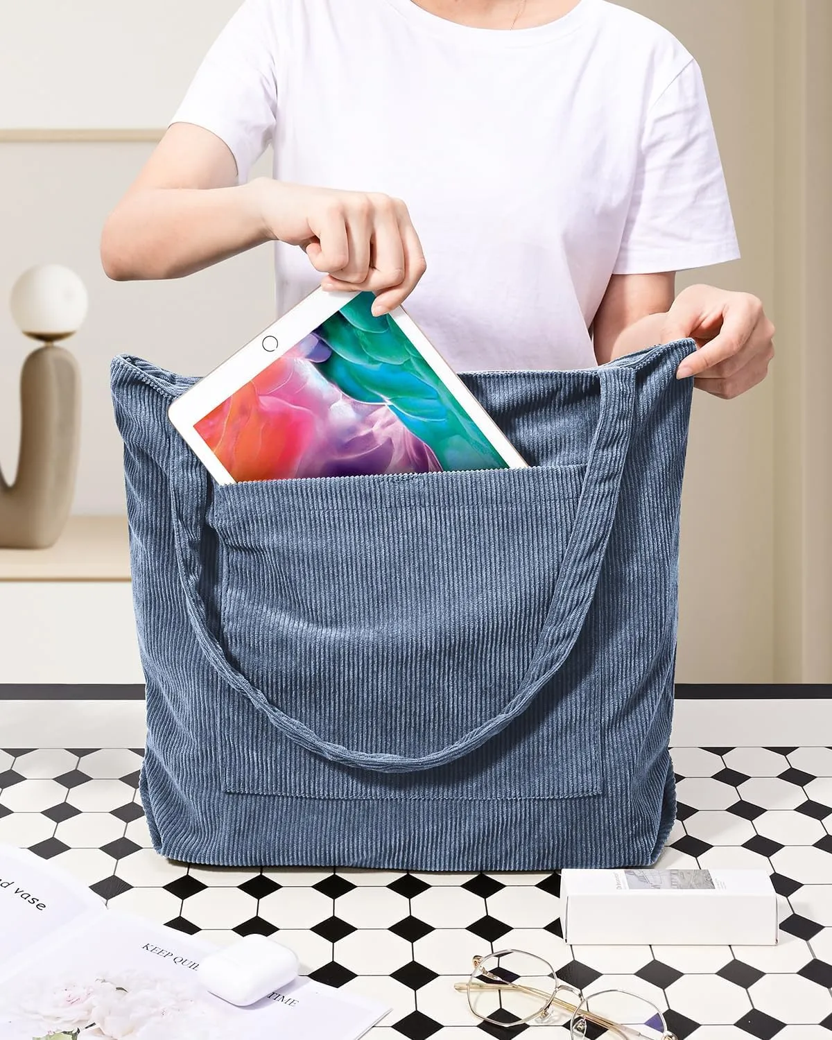 Iioscre Corduroy Tote Bag for Women,Hobo HandBags with Zipper,Large Capacity Casual Shoulder Handbags with Inner Pockets
